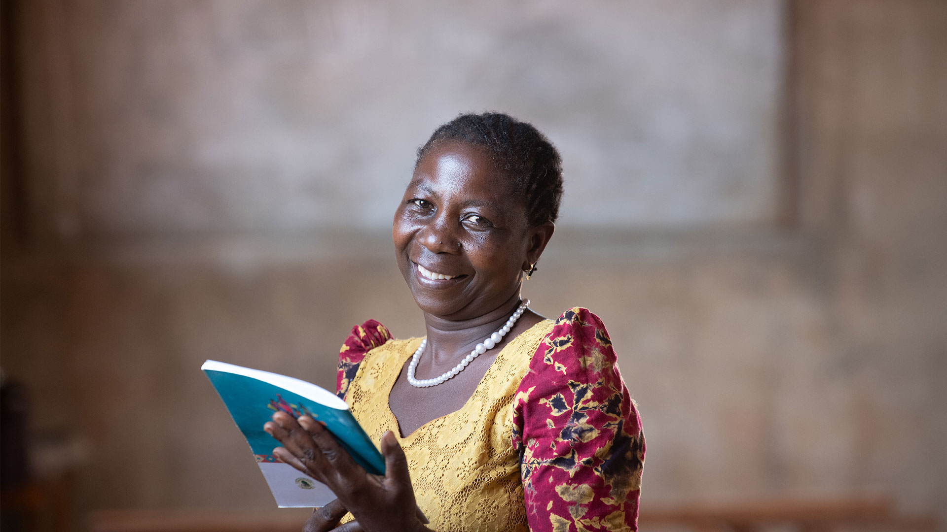 Share the һƷ̳̽and teach a Gambian woman to read